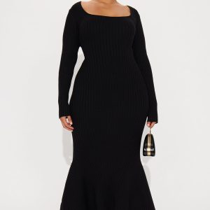 Kaylie Scoop Neck Sweater Maxi Dress - Black